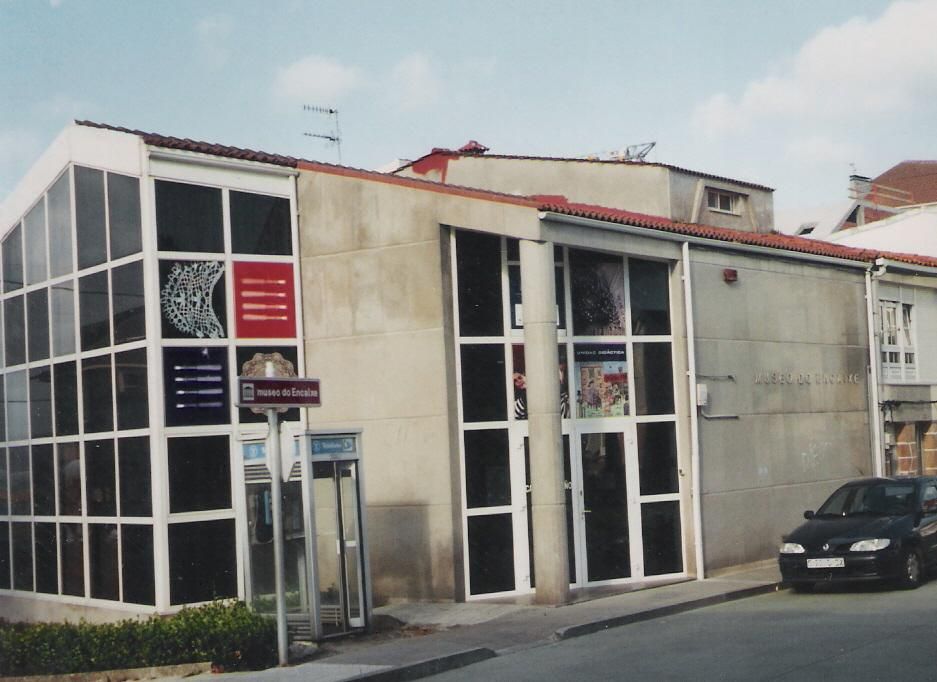 Fachada do Museo do Encaixe de Camariñas.