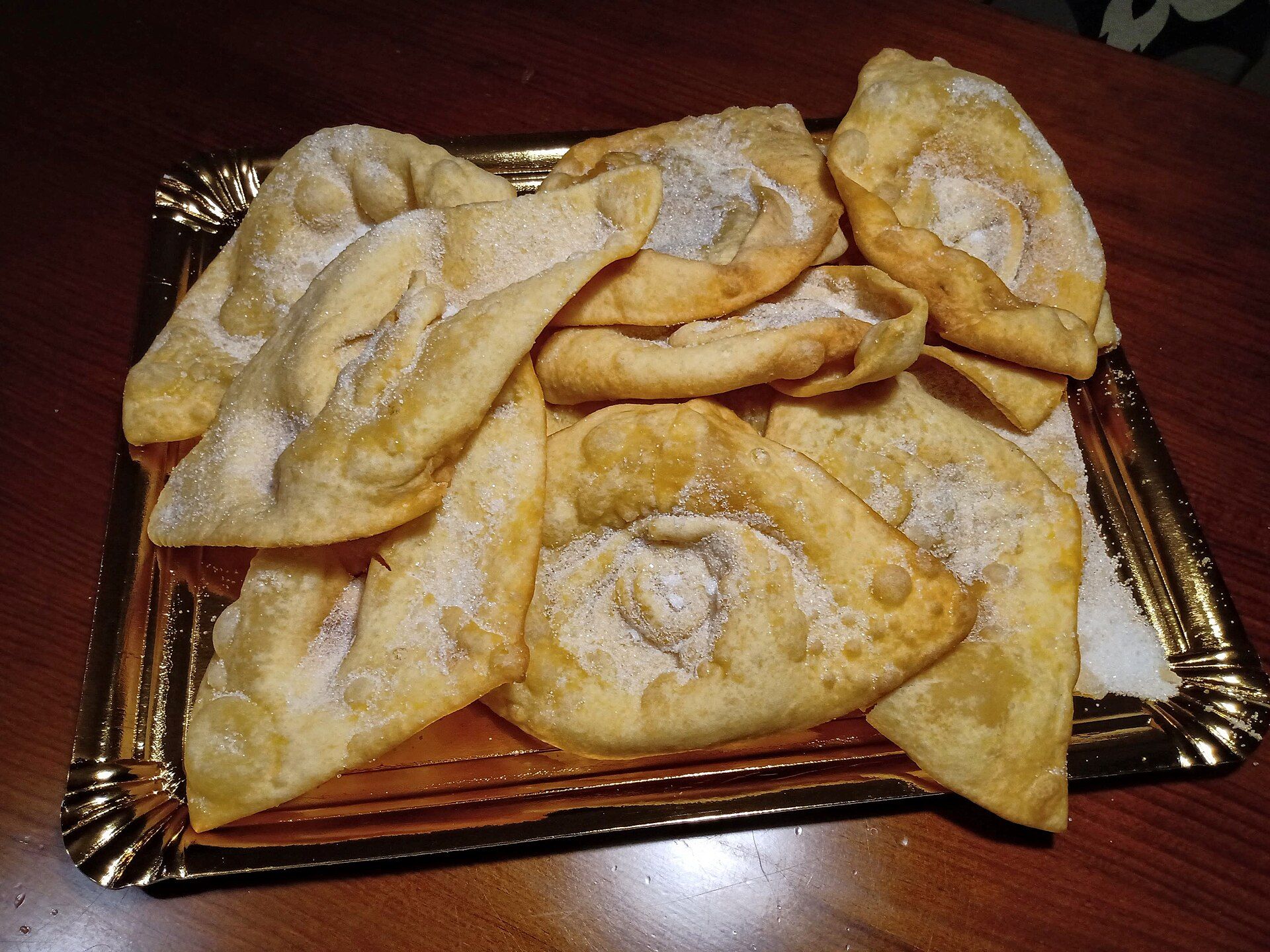 Orellas de entroido, doce frito galego.